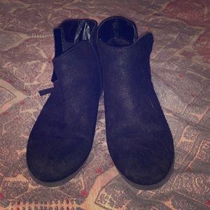 Cat and jack size 2 boots